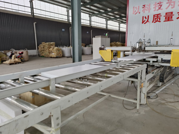 擠塑板是什么材料做的，擠塑板有什么作用